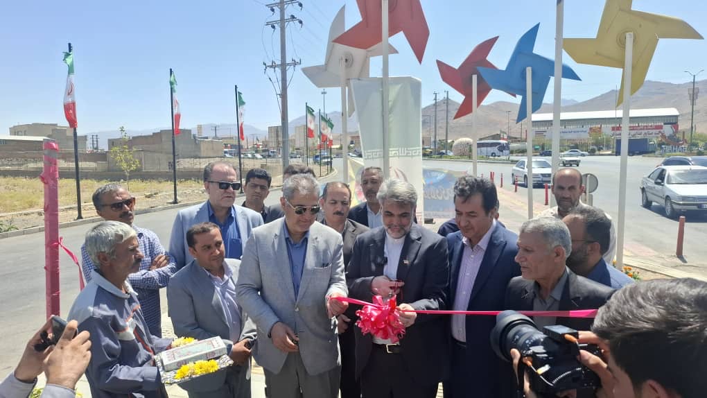 تقاطع غیرهمسطح شهرک صنعتی بهاران توسط مدیرعامل سازمان ملی زمین و مسکن افتتاح شد
